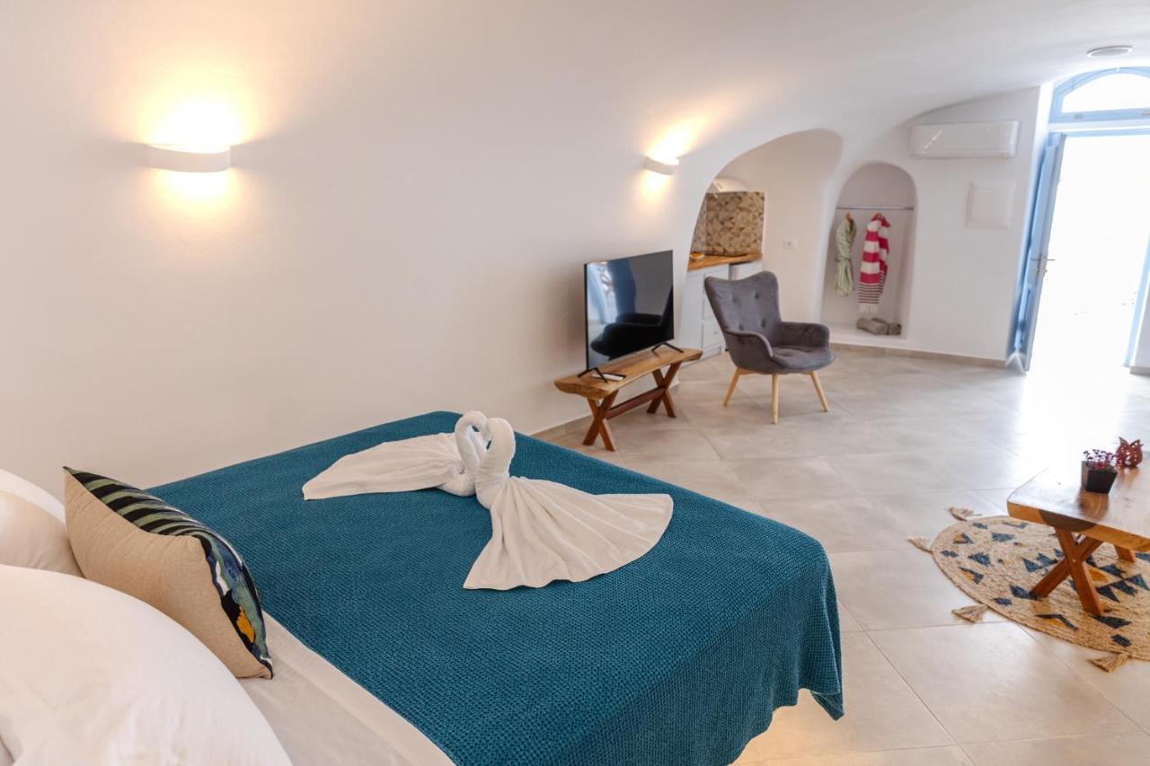 Sunborn Oia Suites Екстер'єр фото